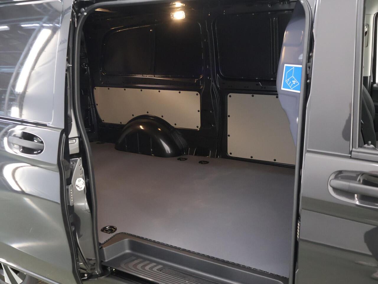 Mercedes-Benz VITO 116 CDI XL L3 | 4X4 | AUT. | SELECT | AFN. TREKHAAK | MULTI-BEAM LED | CAMERA | CRUISE | AIRCO | 3-ZITS | DODEHOEKDETECTIE | SPOORASSISTENT | GRAFIET GRIJS METALLIC | 4X4 | BPM VRIJ | APPLE CARPLAY EN ANDROID AUTO