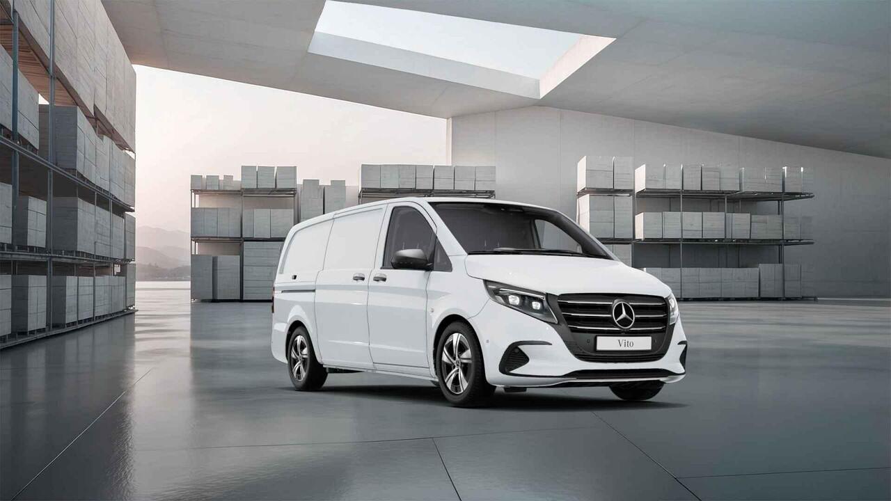 Mercedes-Benz VITO 116 CDI | L2 | SELECT | AUTOMAAT | 165 PK | LEDER ZWART | LED | NAVIGATIE | CAMERA | CRUISE CONTROL | AIRCO | 2500 KG TREKHAAK | LAADRUIMTE HOUT | 3-ZITS | CARPLAY EN ANDROID AUTO | CERTIFIED
