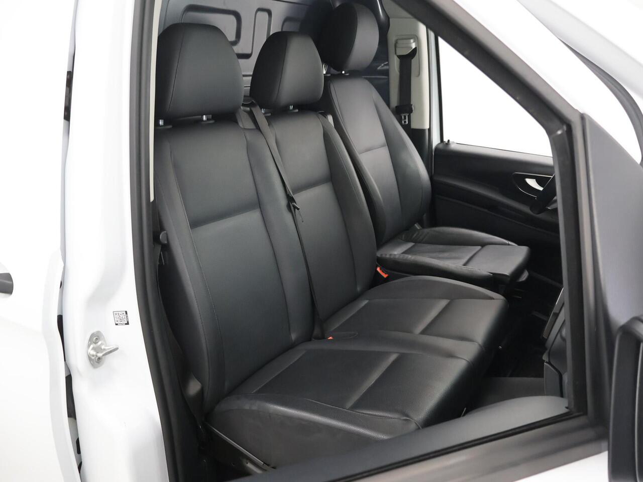 Mercedes-Benz VITO 116 CDI | Aut. | XL L3 | Select | NAVIGATIE | CAMERA | MULTI-BEAM LED | ACHTERDEUREN | STOELVERWARMING | KUNST LEDER | TREKHAAK | LICHTMETALEN WIELEN | 270 DEUREN | CERTIFIED