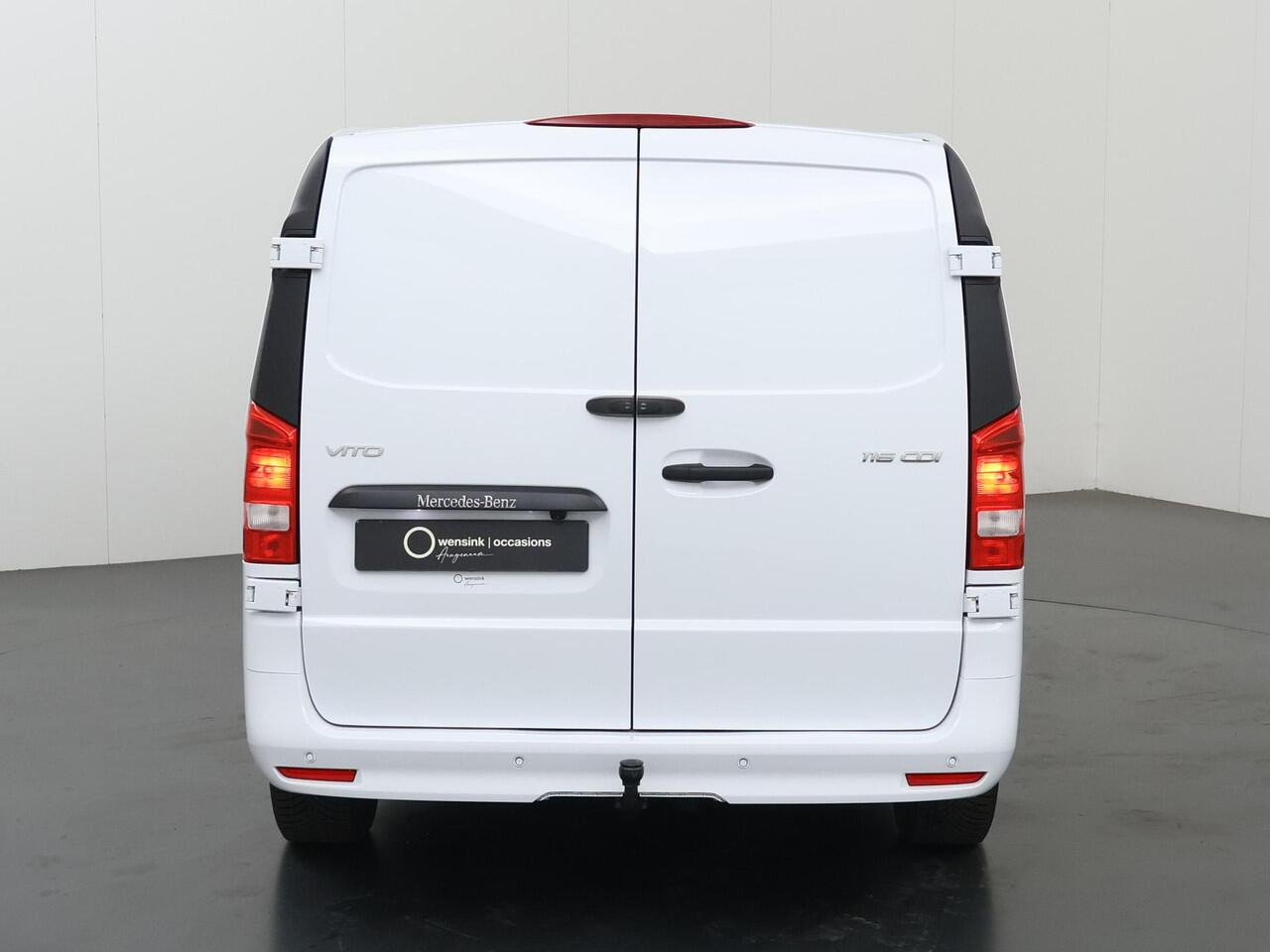 Mercedes-Benz VITO 116 CDI | AUT. | L2 | SELECT | AUTOMAAT | NAVIGATIE | CAMERA | MULTI-BEAM LED | ACHTERDEUREN | STOELVERWARMING | KUNST LEDER | TREKHAAK | LICHTMETALEN WIELEN | 270 DEUREN | CERTIFIED