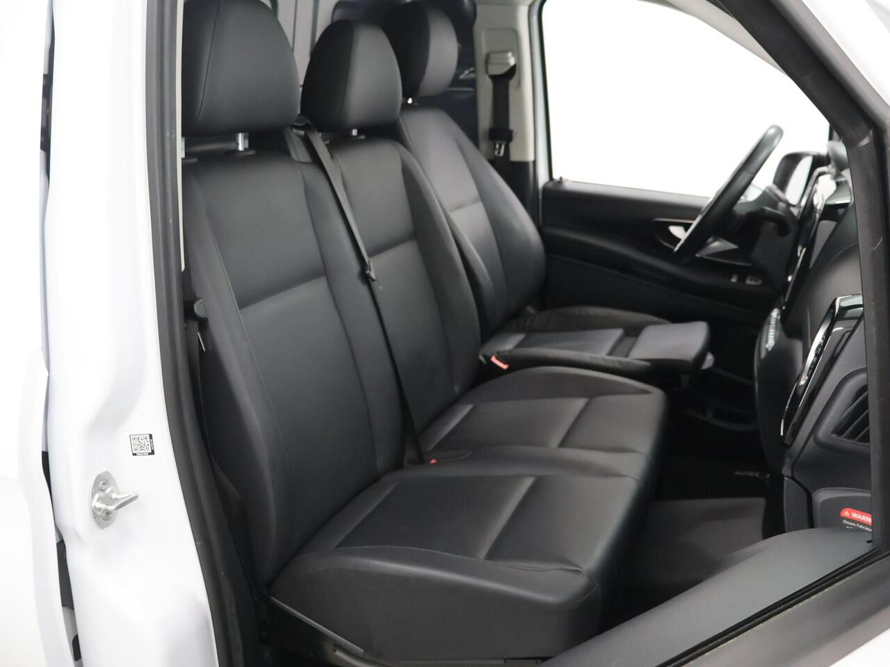 Mercedes-Benz VITO 116 CDI | Aut. | XL L3 | Select | Lederen Stuurwiel | Navigatie | Spiegelpakket | Alarm Klasse 3 | Verwarmde Comfortstoel Bestuurder en Bijrijdersbank | Airco | Dodehoekassistent | Parkeerpakket | Cruisecontrol | Trekhaak 2500kg | Achterdeuren 270 Graden 