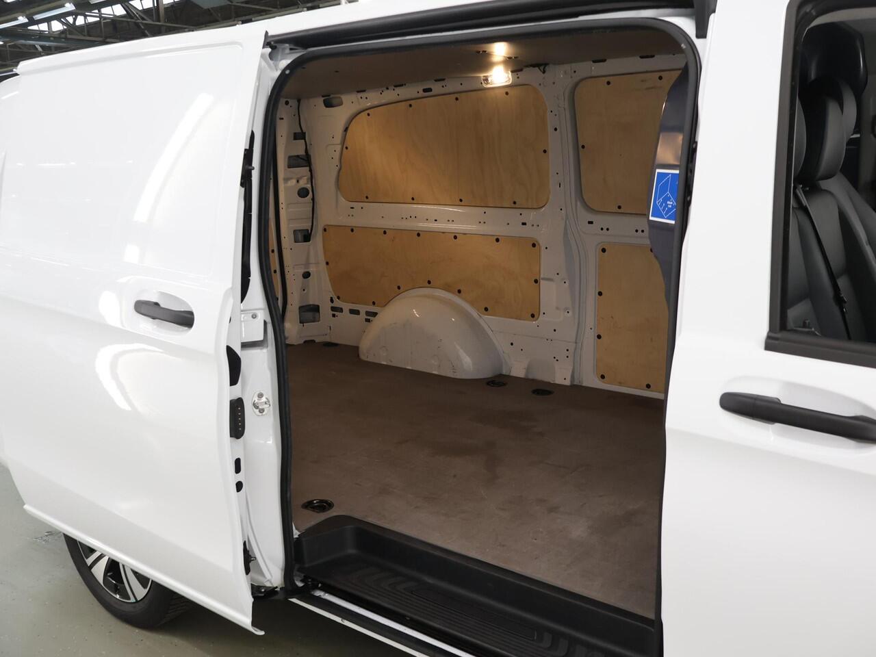 Mercedes-Benz VITO 116 CDI | Aut. | XL L3 | Select | Lederen Stuurwiel | Navigatie | Spiegelpakket | Alarm Klasse 3 | Verwarmde Comfortstoel Bestuurder en Bijrijdersbank | Airco | Dodehoekassistent | Parkeerpakket | Cruisecontrol | Trekhaak 2500kg | Achterdeuren 270 Graden 