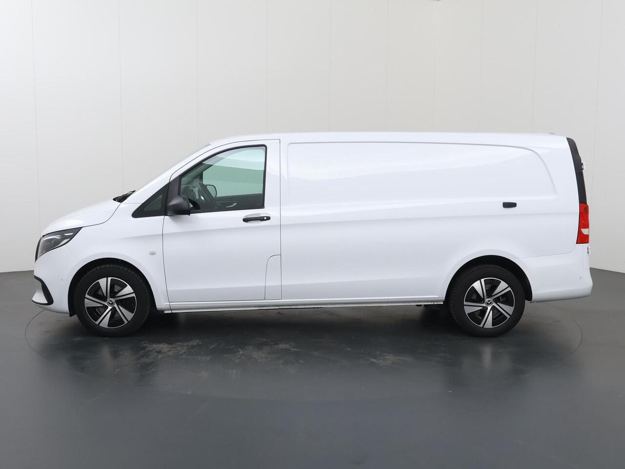 Mercedes-Benz VITO 116 CDI | Aut. | XL L3 | Select | Lederen Stuurwiel | Navigatie | Spiegelpakket | Alarm Klasse 3 | Verwarmde Comfortstoel Bestuurder en Bijrijdersbank | Airco | Dodehoekassistent | Parkeerpakket | Cruisecontrol | Trekhaak 2500kg | Achterdeuren 270 Graden 