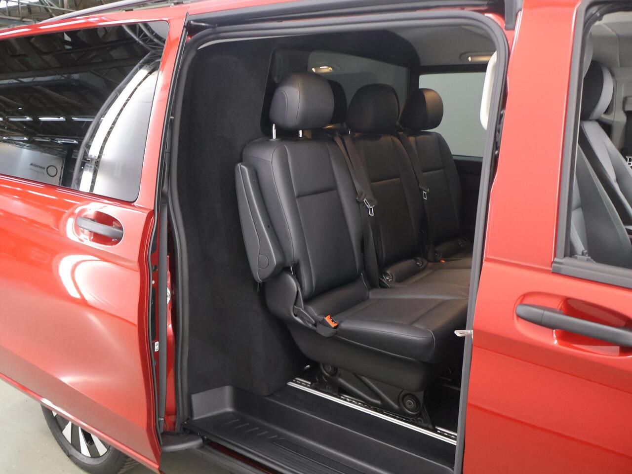 Mercedes-Benz VITO 124 CDI | 239 PK | 4X4 AUT. | L2 | DUBBEL CABINE | ELEKTRISCHE DEUREN | RONDOM CAMERA | KUNST LEDER | STOELVERWARMING | MEMORY SEATS | 2500 KG TREKHAAK | NAVIGATIE | SMARTPHONE INTEGRATIE | SPIEGELPAKKET | BOM VOL | CERTIFIED