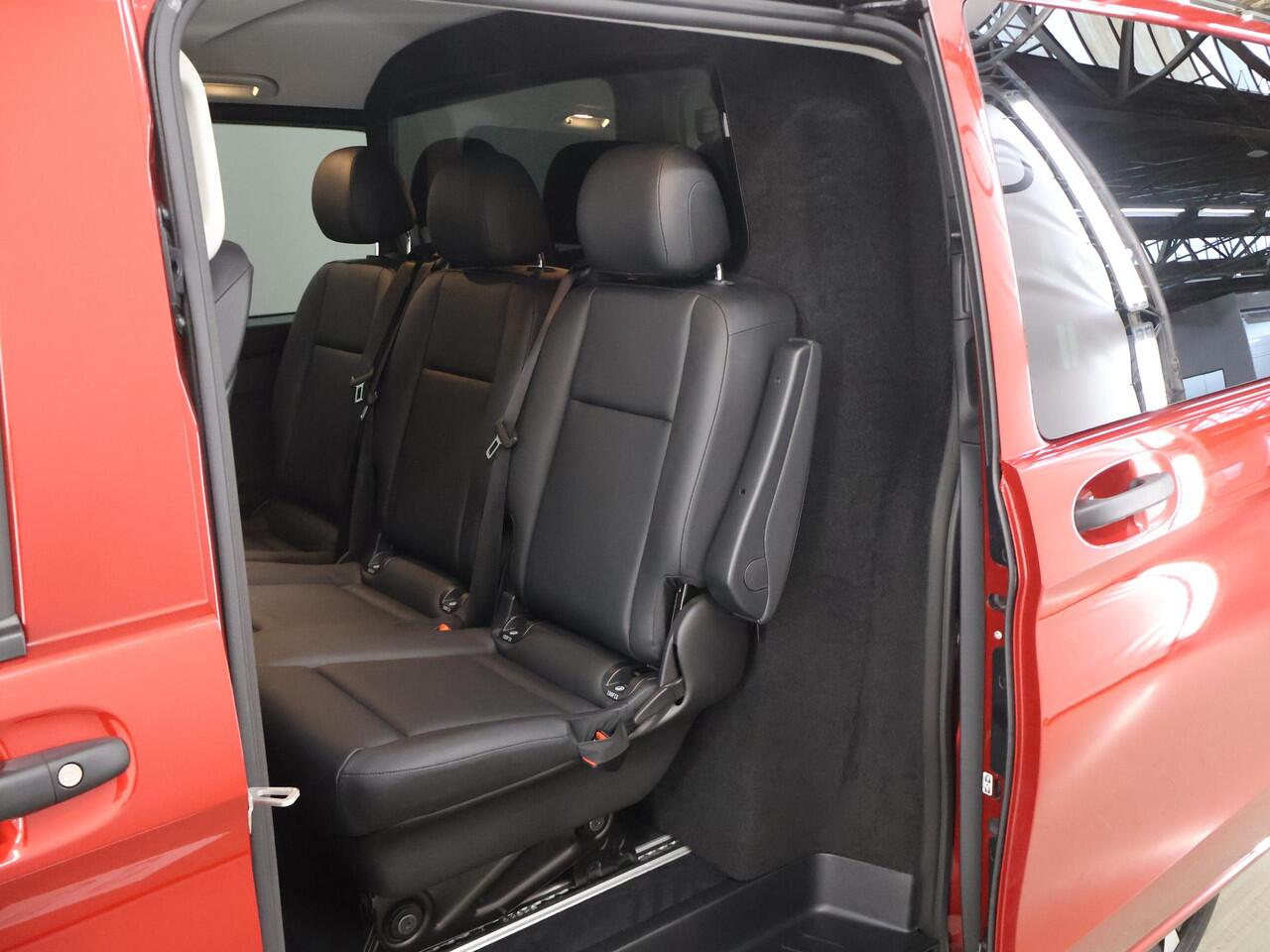 Mercedes-Benz VITO 124 CDI | 239 PK | 4X4 AUT. | L2 | DUBBEL CABINE | ELEKTRISCHE DEUREN | RONDOM CAMERA | KUNST LEDER | STOELVERWARMING | MEMORY SEATS | 2500 KG TREKHAAK | NAVIGATIE | SMARTPHONE INTEGRATIE | SPIEGELPAKKET | BOM VOL | CERTIFIED