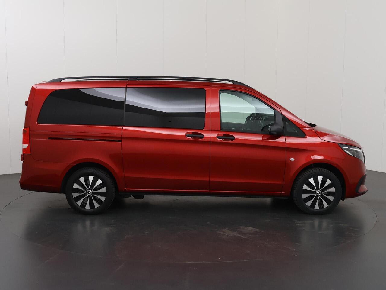 Mercedes-Benz VITO 124 CDI | 239 PK | 4X4 AUT. | L2 | DUBBEL CABINE | ELEKTRISCHE DEUREN | RONDOM CAMERA | KUNST LEDER | STOELVERWARMING | MEMORY SEATS | 2500 KG TREKHAAK | NAVIGATIE | SMARTPHONE INTEGRATIE | SPIEGELPAKKET | BOM VOL | CERTIFIED