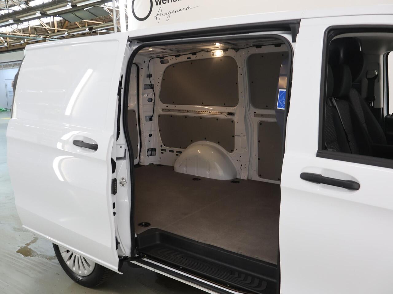 Mercedes-Benz VITO 116 CDI | Aut. | Lang L2 | Pro | Navigatie | Digitale Radio | Achteruitrijcamera | Airco | Cruisecontrol | Dodehoekassistent | Comfort Chauffeursstoel | Bijrijdersbank | 2500kg Trekhaak | Certified |