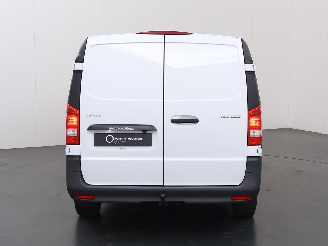 Mercedes-Benz VITO 116 CDI L2 Pro | Navigatie | Digitale Radio | Acht | Navigatie | Digitale Radio | Achteruitrijcamera | Airco | Cruisecontrol | Dodehoekassistent | Comfort Chauffeursstoel | Bijrijdersbank | 2500kg Trekhaak | Certified |