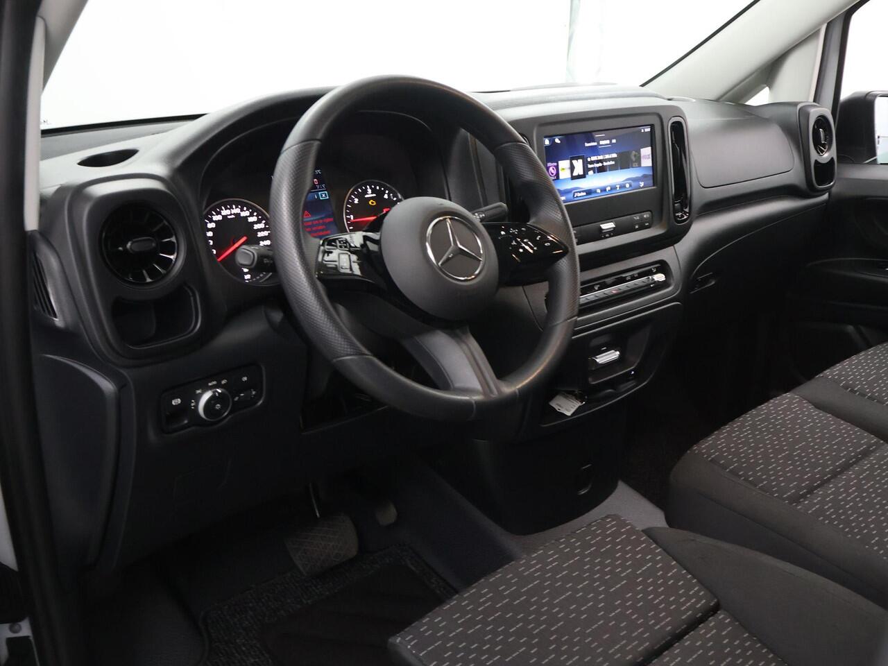 Mercedes-Benz VITO 116 CDI L2 Pro | Navigatie | Digitale Radio | Acht | Navigatie | Digitale Radio | Achteruitrijcamera | Airco | Cruisecontrol | Dodehoekassistent | Comfort Chauffeursstoel | Bijrijdersbank | 2500kg Trekhaak | Certified |