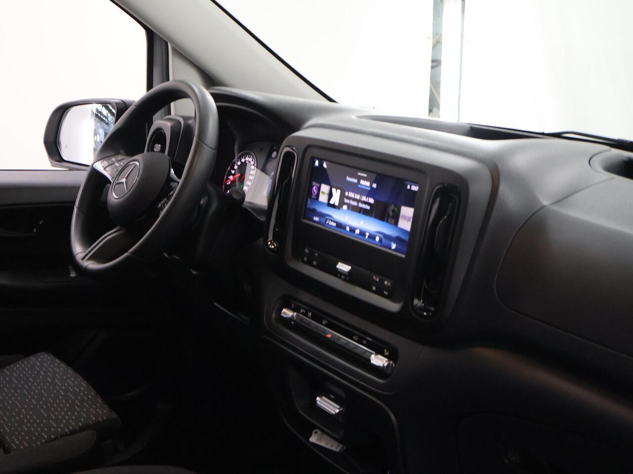 Mercedes-Benz VITO 116 CDI L2 Pro | Navigatie | Digitale Radio | Acht | Navigatie | Digitale Radio | Achteruitrijcamera | Airco | Cruisecontrol | Dodehoekassistent | Comfort Chauffeursstoel | Bijrijdersbank | 2500kg Trekhaak | Certified |