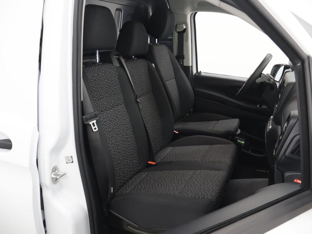 Mercedes-Benz VITO 116 CDI L3 Pro | Navigatie | Digitale Radio | Achteruitrijcamera | Airco | Cruisecontrol | Dodehoekassistent | Comfort Chauffeursstoel | Bijrijdersbank | 2500kg Trekhaak | Certified |