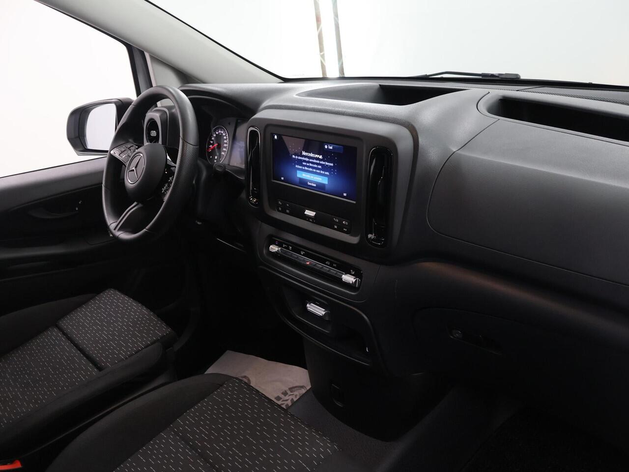 Mercedes-Benz VITO 116 CDI | L2 | PRO | AUT. | 160 PK | ACHTERUITRIJCAMERA | 2500 KG TREKHAAK | CRUISE CONTROL | AIRCO | DODEHOEKDETECTIE | NAVIGATIE | 3-ZITS | COMFORT CHAUFFEURSSTOEL | CERTIFIED