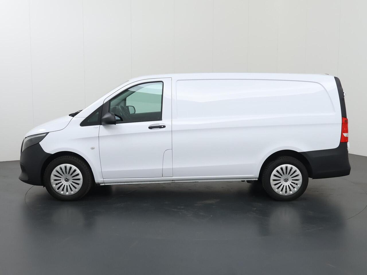 Mercedes-Benz VITO 116 CDI | L2 | PRO | AUT. | 160 PK | ACHTERUITRIJCAMERA | 2500 KG TREKHAAK | CRUISE CONTROL | AIRCO | DODEHOEKDETECTIE | NAVIGATIE | 3-ZITS | COMFORT CHAUFFEURSSTOEL | CERTIFIED