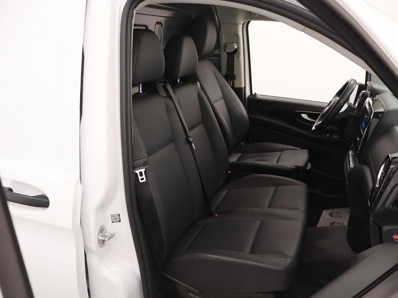 Mercedes-Benz VITO 116 CDI | Aut. | XL L3 | Select | NAVIGATIE | CAMERA | MULTI-BEAM LED | ACHTERDEUREN | STOELVERWARMING | KUNST LEDER | TREKHAAK | LICHTMETALEN WIELEN | 270 DEUREN | CERTIFIED