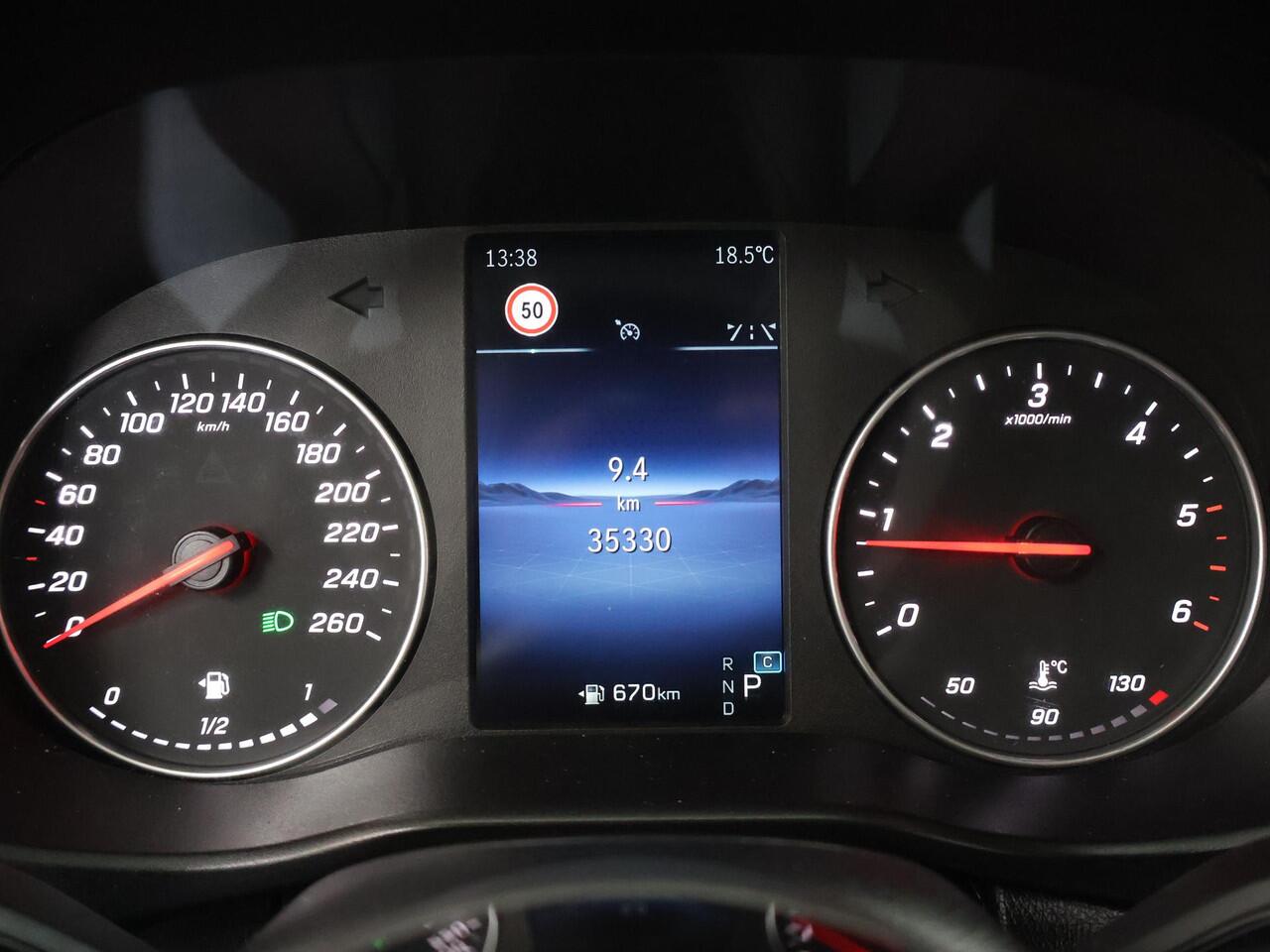 Mercedes-Benz VITO 116 CDI | L2 | PRO | AUT. | 160 PK | ACHTERUITRIJCAMERA | 2500 KG TREKHAAK | CRUISE CONTROL | AIRCO | DODEHOEKDETECTIE | NAVIGATIE | 3-ZITS | COMFORT CHAUFFEURSSTOEL | CERTIFIED