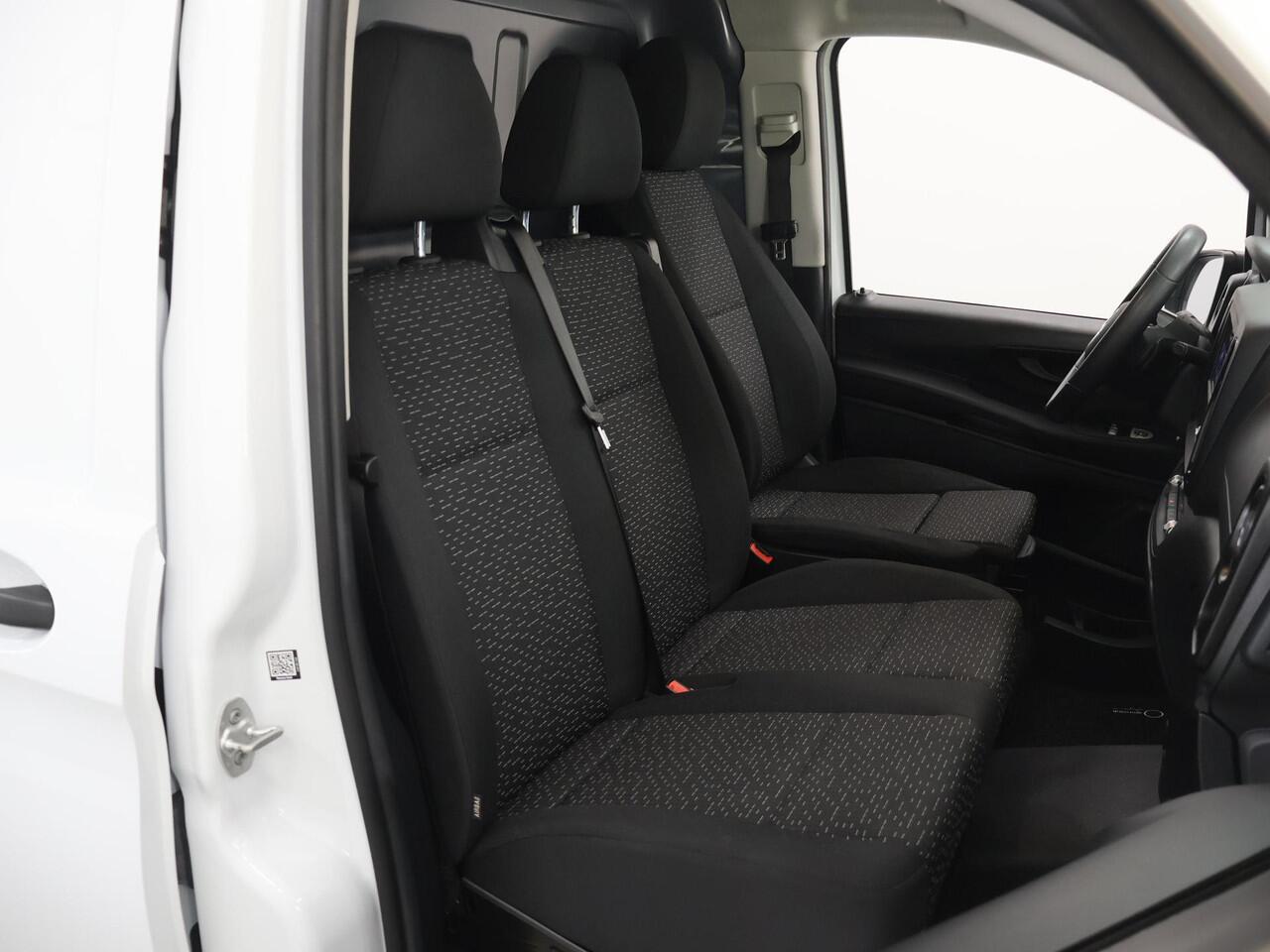 Mercedes-Benz VITO 116 CDI | L2 | PRO | AUT. | 160 PK | ACHTERUITRIJCAMERA | 2500 KG TREKHAAK | CRUISE CONTROL | AIRCO | DODEHOEKDETECTIE | NAVIGATIE | 3-ZITS | COMFORT CHAUFFEURSSTOEL | CERTIFIED