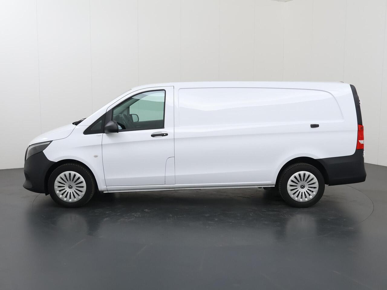 Mercedes-Benz VITO 116 CDI | L3 | PRO | AUT. | 3-ZITS | PARKEERCAMERA | WINTERPAKKET | 2500 KG TREKHAAK | CRUISE CONTROL | AIRCO | NAVIGATIE | STOELVERWARMING | BETIMMERDE LAADRUIMTE | CERTIFIED