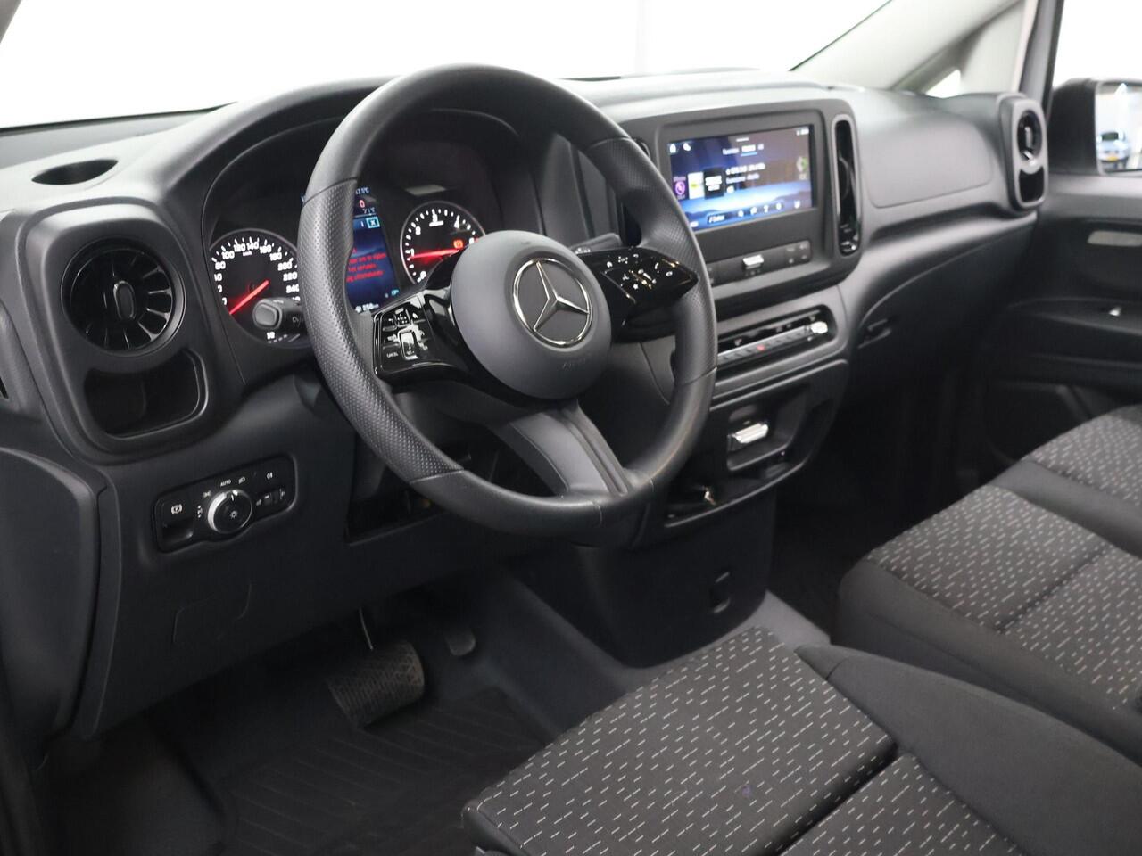 Mercedes-Benz VITO 116 CDI | L3 | PRO | AUT. | 3-ZITS | PARKEERCAMERA | WINTERPAKKET | 2500 KG TREKHAAK | CRUISE CONTROL | AIRCO | NAVIGATIE | STOELVERWARMING | BETIMMERDE LAADRUIMTE | CERTIFIED