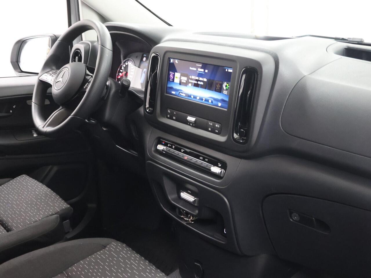 Mercedes-Benz VITO 116 CDI | L3 | PRO | AUT. | 3-ZITS | PARKEERCAMERA | WINTERPAKKET | 2500 KG TREKHAAK | CRUISE CONTROL | AIRCO | NAVIGATIE | STOELVERWARMING | BETIMMERDE LAADRUIMTE | CERTIFIED