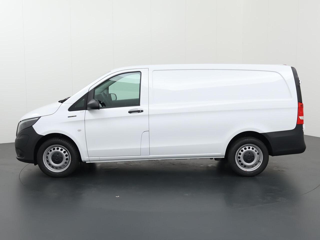 Mercedes-Benz VITO eVito Bestelwagen 66 kWh L2 | Cruise control | Airco | Stoelverwarming | Lederen stuurwiel