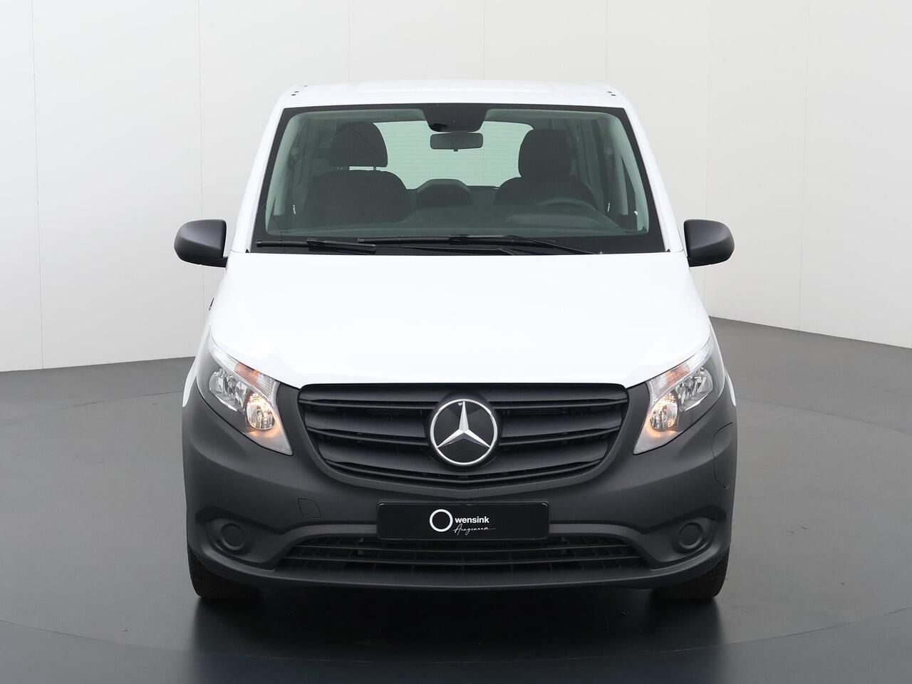 Mercedes-Benz VITO eVito Bestelwagen 66 kWh L2 | Navigatie | Airco | Cruise control | Lederen stuurwiel