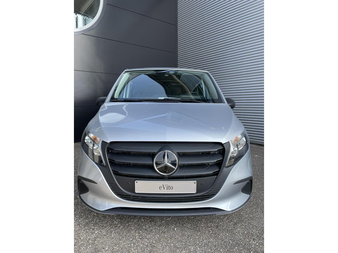 Mercedes-Benz VITO eVito 112 L2 60 kWh Mercedes-Benz eVito eVito 112 L2 66 kWh