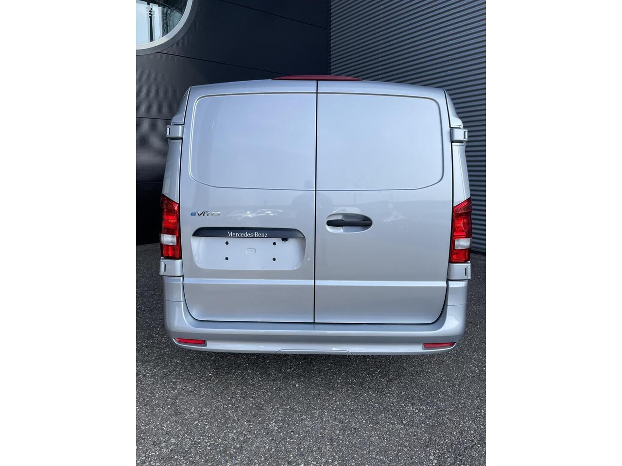 Mercedes-Benz VITO eVito 112 L2 60 kWh Mercedes-Benz eVito eVito 112 L2 66 kWh