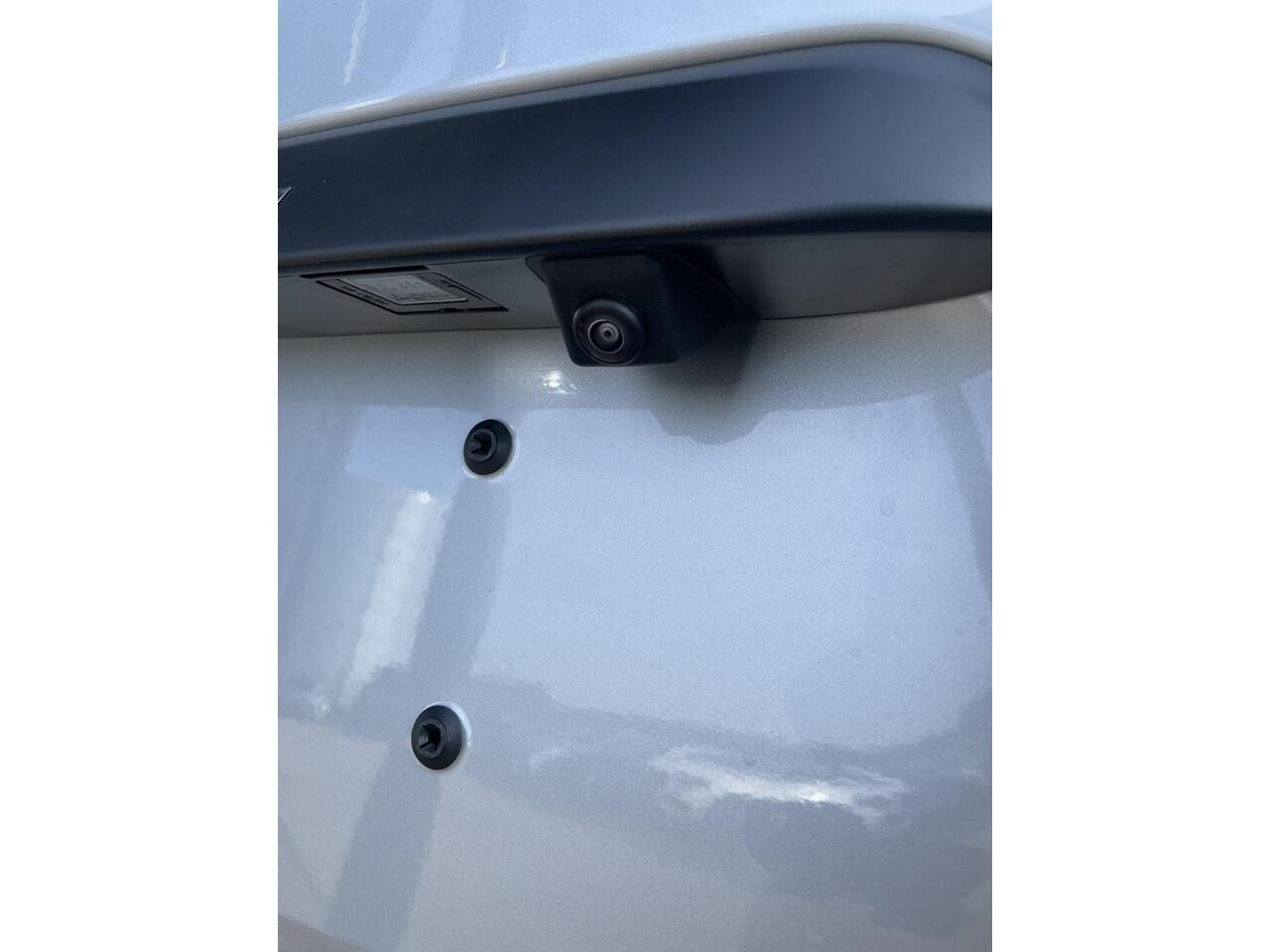 Mercedes-Benz VITO eVito 112 L2 60 kWh Mercedes-Benz eVito eVito 112 L2 66 kWh