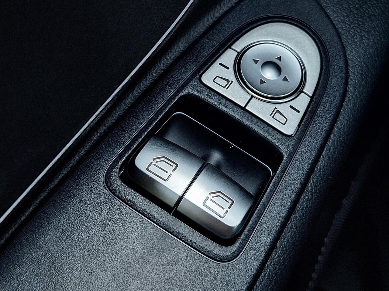 Mercedes-Benz VITO eVito 112 L3 60 kWh Mercedes-Benz eVito eVito 112 L3 66 kWh