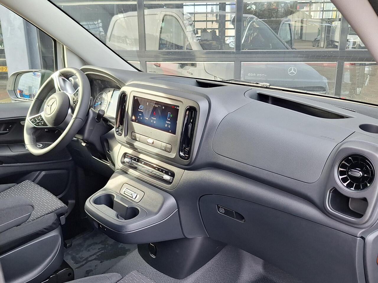 Mercedes-Benz VITO eVito 112 L3 60 kWh Mercedes-Benz eVito eVito 112 L3 66 kWh