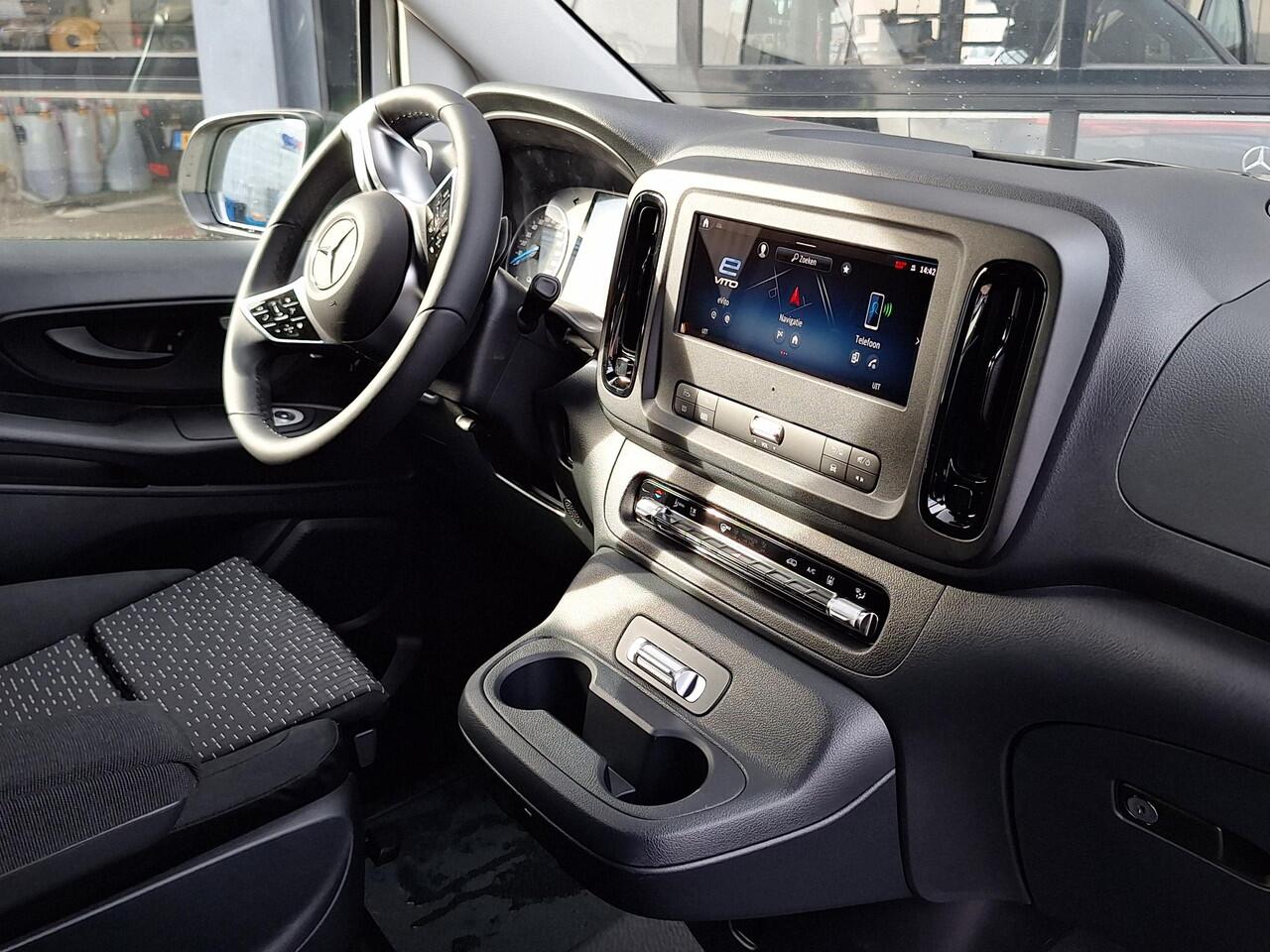 Mercedes-Benz VITO eVito 112 L3 60 kWh Mercedes-Benz eVito eVito 112 L3 66 kWh