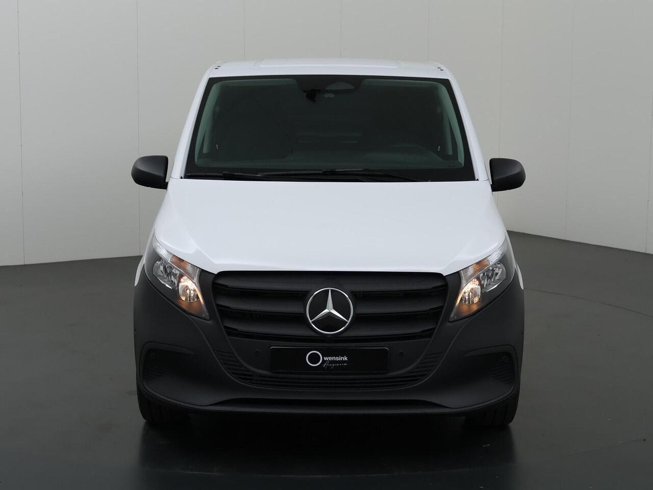 Mercedes-Benz VITO Bestelwagen 114 CDI L2 Pro | Achteruitrijcamera | Trekhaak 2500 kg | Climate Control | Lederen Stuurwiel | Dodehoekassistent |