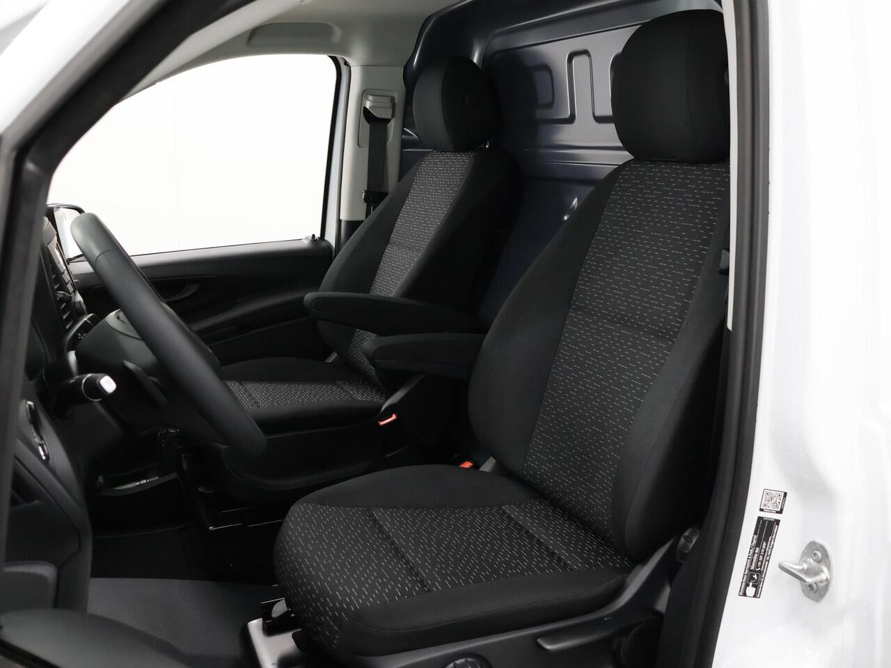 Mercedes-Benz VITO eVito Lang 66 kWh | Stoelverwarming | Navigatie | Achteruitrijcamera | Airco | LED Koplampen | Cruise Control |