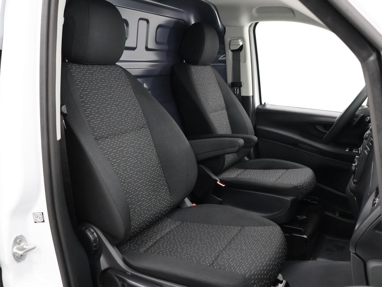 Mercedes-Benz VITO eVito Lang 66 kWh | Stoelverwarming | Navigatie | Achteruitrijcamera | Airco | LED Koplampen | Cruise Control |