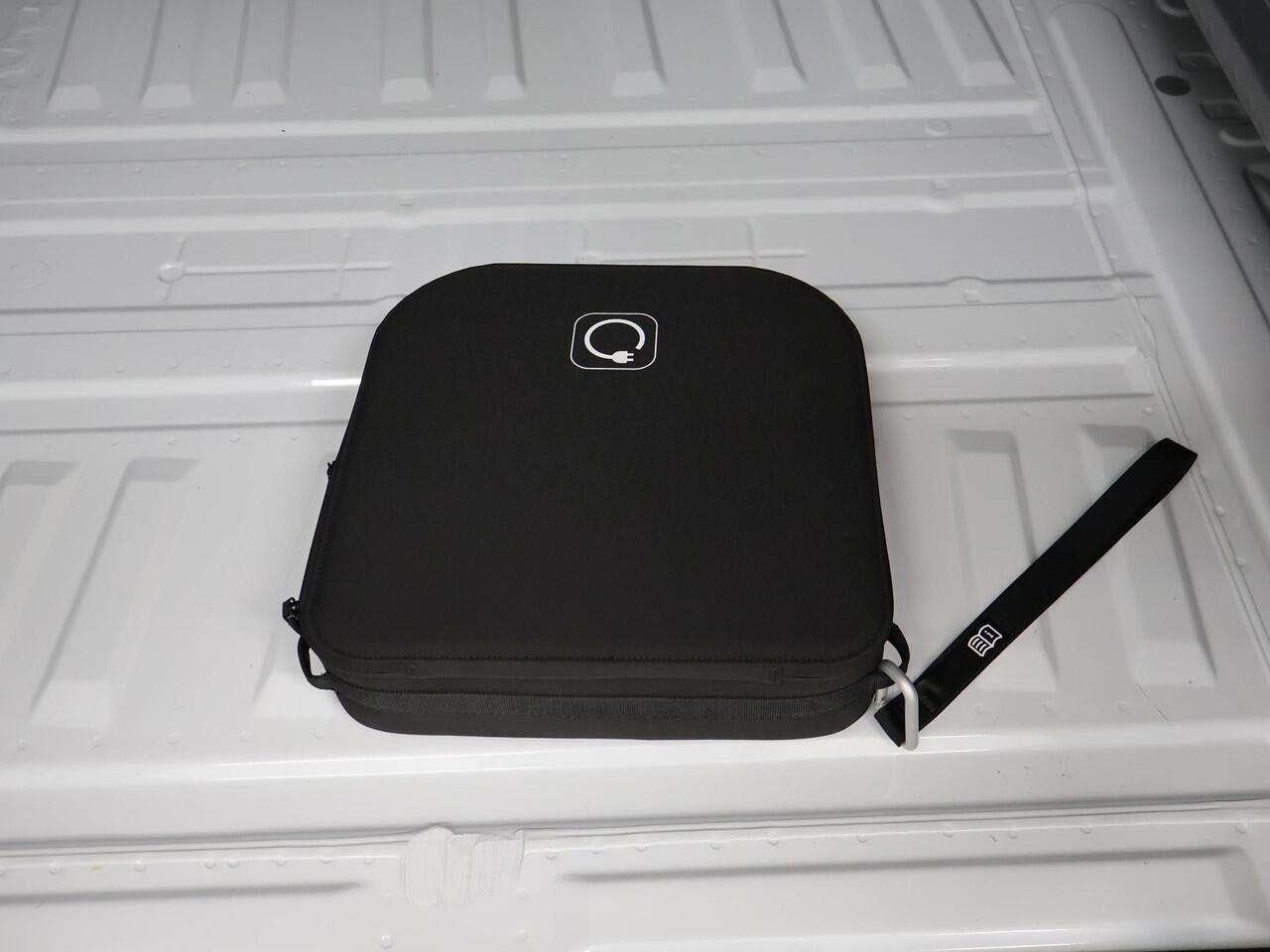 Mercedes-Benz VITO eVito Bestelwagen L2 66 kWh | Stoelverwarming | Apple Carplay | Achteruitrijcamera | Airco | Dodehoekassistent |