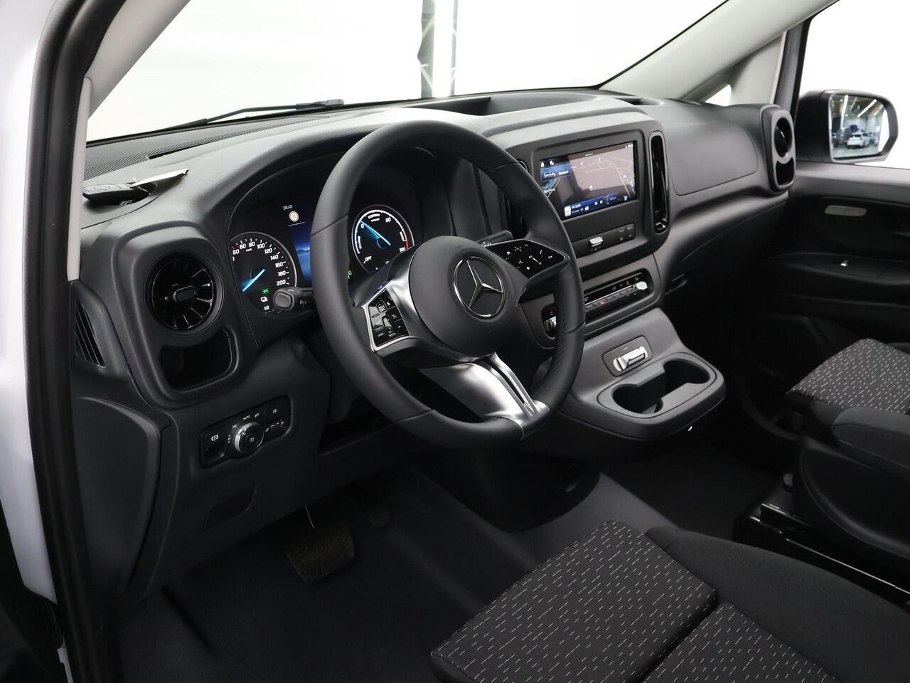 Mercedes-Benz VITO eVito Bestelwagen L2 66 kWh | Stoelverwarming | Apple Carplay | Achteruitrijcamera | Airco | Dodehoekassistent |