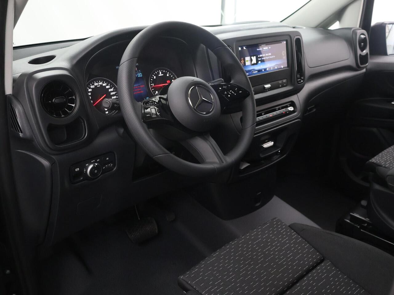 Mercedes-Benz VITO Bestelwagen 114 CDI L2 PRO | Achteruitrijcamera | Climate Control | Trekgewicht 2500 kg | Bumper en stootlijsten carrosseriekleur |o |