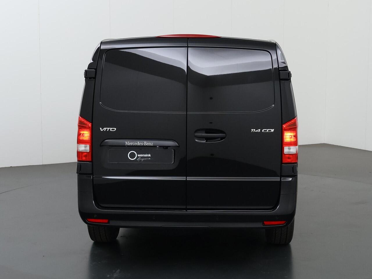 Mercedes-Benz VITO 114 CDI L2 Pro | Achteruitrijcamera | Climate Control | Trekgewicht 2500 kg | Bumper en stootlijsten carrosseriekleur |