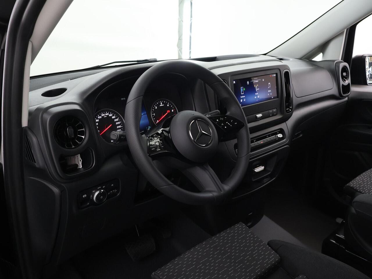 Mercedes-Benz VITO Bestelwagen 114 CDI L2 PRO | Achteruitrijcamera | Climate Control | Trekgewicht 2500 kg | Bumper en stootlijsten carrosseriekleur |