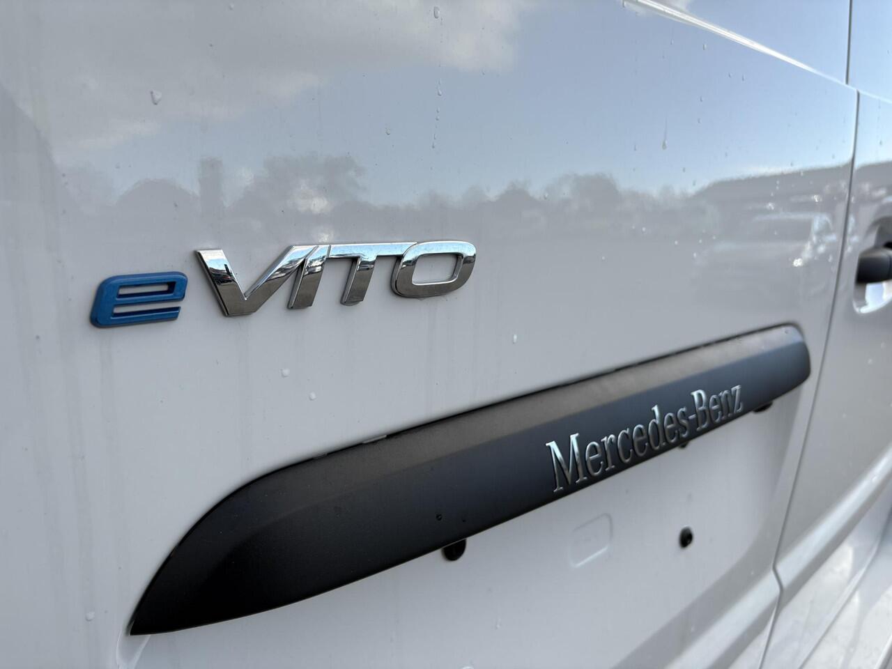 Mercedes-Benz VITO eVito 112 L2 60 kWh Mercedes-Benz eVito eVito 112 L2 66 kWh