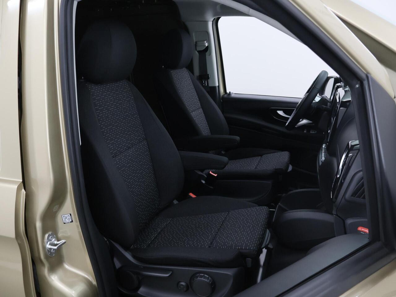 Mercedes-Benz VITO eVito Bestelwagen 112 L2 60 kWh | MultiBeam LED | Stoelverwarming | Navigatie | Achteruitrijcamera | Airco | Cruise Control |