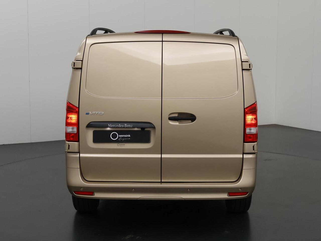 Mercedes-Benz VITO eVito Bestelwagen 112 L2 60 kWh | MultiBeam LED | Stoelverwarming | Navigatie | Achteruitrijcamera | Airco | Cruise Control |