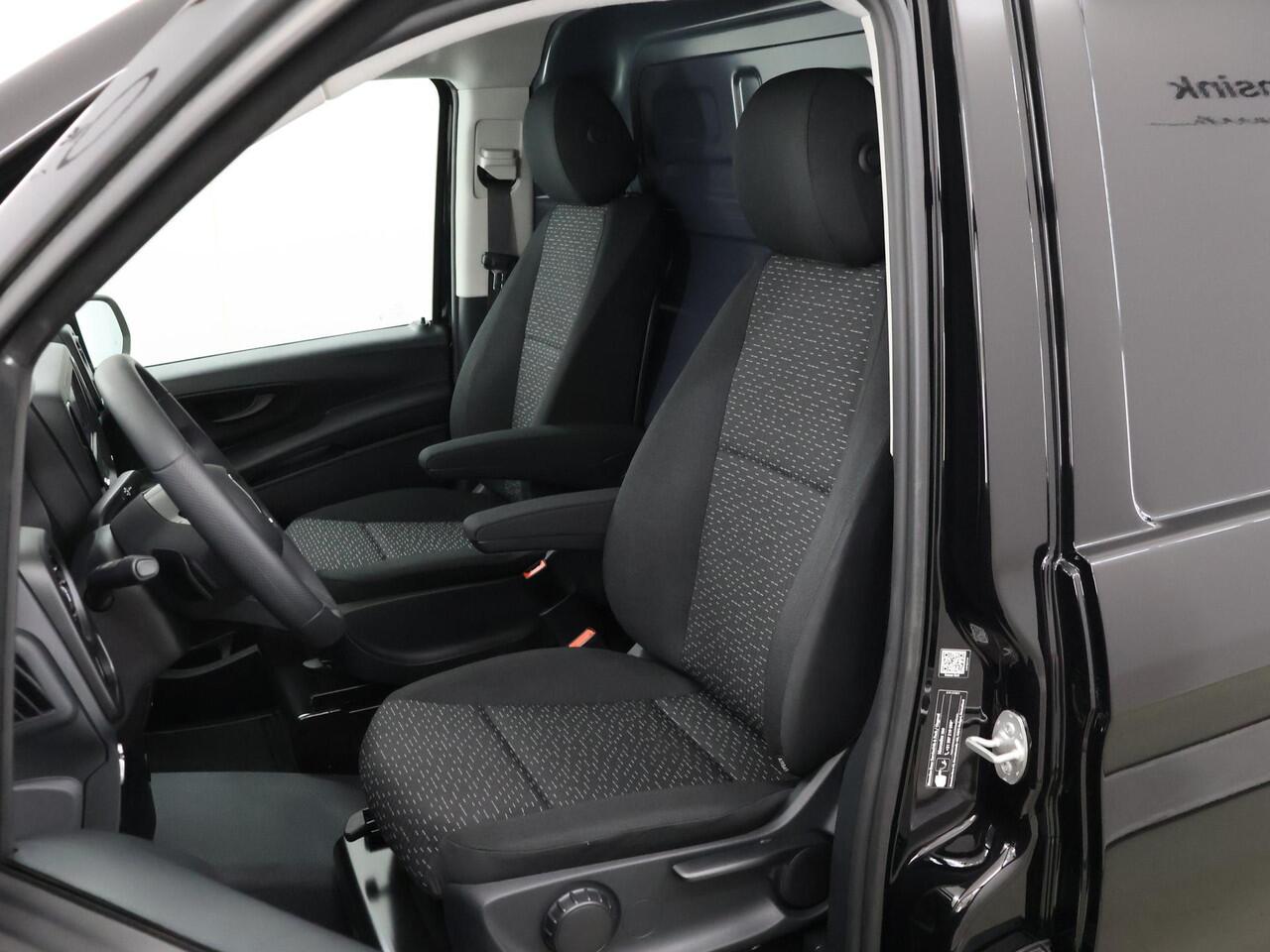 Mercedes-Benz VITO eVito 112 Bestelwagen L2 66 kWh | Stoelverwarming | Navigatie | Achteruitrijcamera | Airco | Cruise Control | Dodehoekassistent |