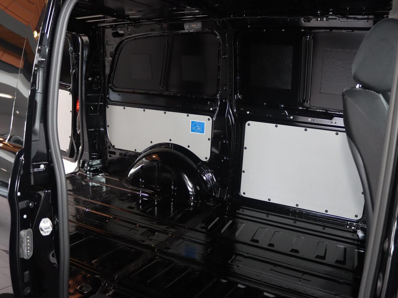 Mercedes-Benz VITO 114 CDI Bestelwagen L2 PRO | Trekgewicht 2500 kg | Achteruitrijcamera | Climate Control | Dodehoekassistent | Achterdeuren |