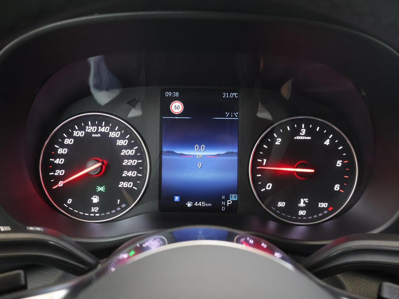 Mercedes-Benz VITO Bestelwagen 119 CDI L2 SELECT | 360 camera | Trekhaak 2500 kg | MultiBeam LED | Stoelverwarming | Winterpakket |