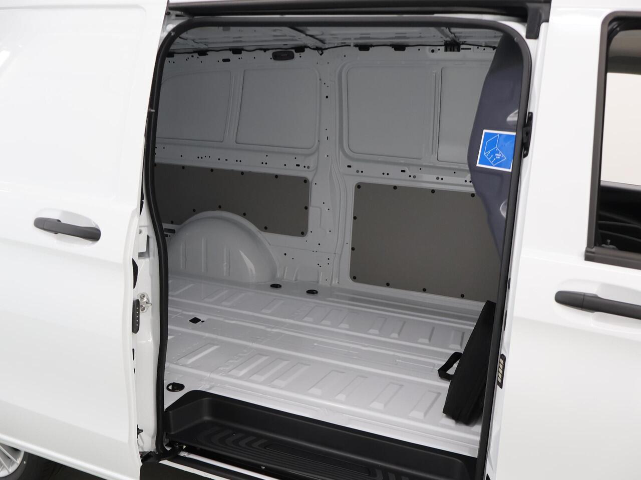 Mercedes-Benz VITO eVito 112 | L3 | 66 kWh | NAVIGATIE | STOELVERWARMING | 2-ZITS | STANDKACHEL | CRUISE CONTROL | DODEHOEKDETECTIE | ACHTERKLEP | PARKEERCAMERA | 280 KM WLTP | RIJASSISTENTIE PAKKET