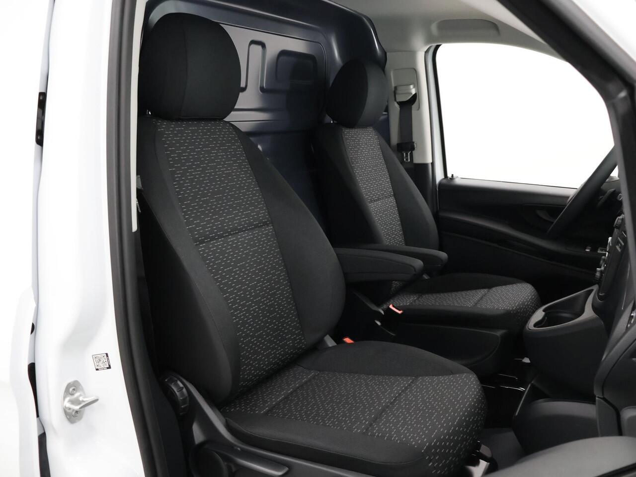 Mercedes-Benz VITO eVito Bestelwagen 66 kWh L3 | Stoelverwarming | Navigatie | Airco | Cruise Control | LED-Koplampen | Achterdeuren |