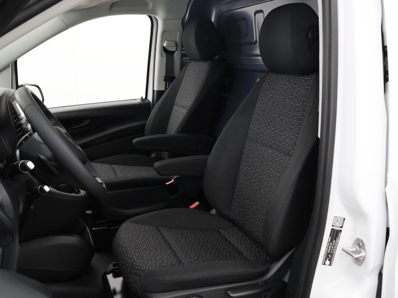 Mercedes-Benz VITO eVito Bestelwagen 66 kWh L3 | Stoelverwarming | Navigatie | Airco | Cruise Control | LED-Koplampen | Achterdeuren |