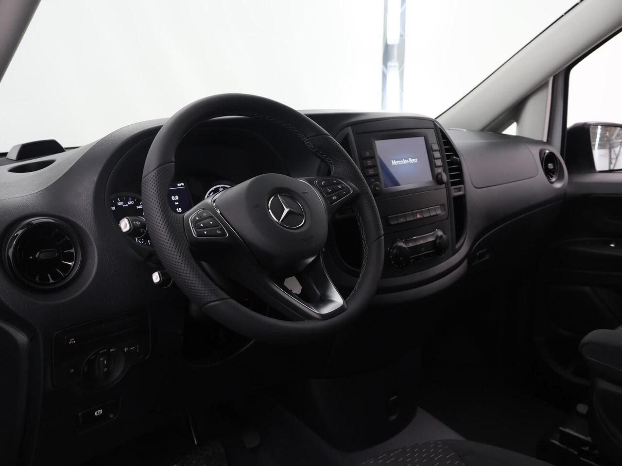 Mercedes-Benz VITO eVito Bestelwagen 66 kWh L2 | Navigatie | Airco | Bluetooth | Cruise control | Achterdeuren |