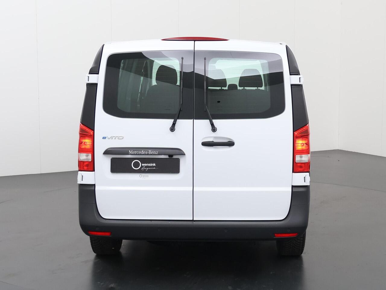 Mercedes-Benz VITO eVito Bestelwagen 66 kWh L2 | Navigatie | Achteruitrijcamera | Stoelverwarming | Cruise Control | Bijrijdersbank | Achterdeuren |